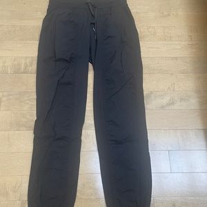 Dance Studio Mid-Rise Jogger